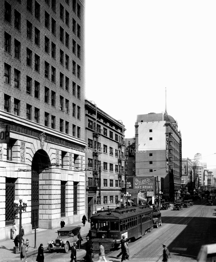 Pacific National Bank 1929 9th and Hill St.jpg
